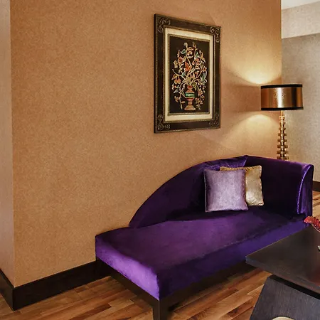 Spice & Θέρετρο Μπέλεκ